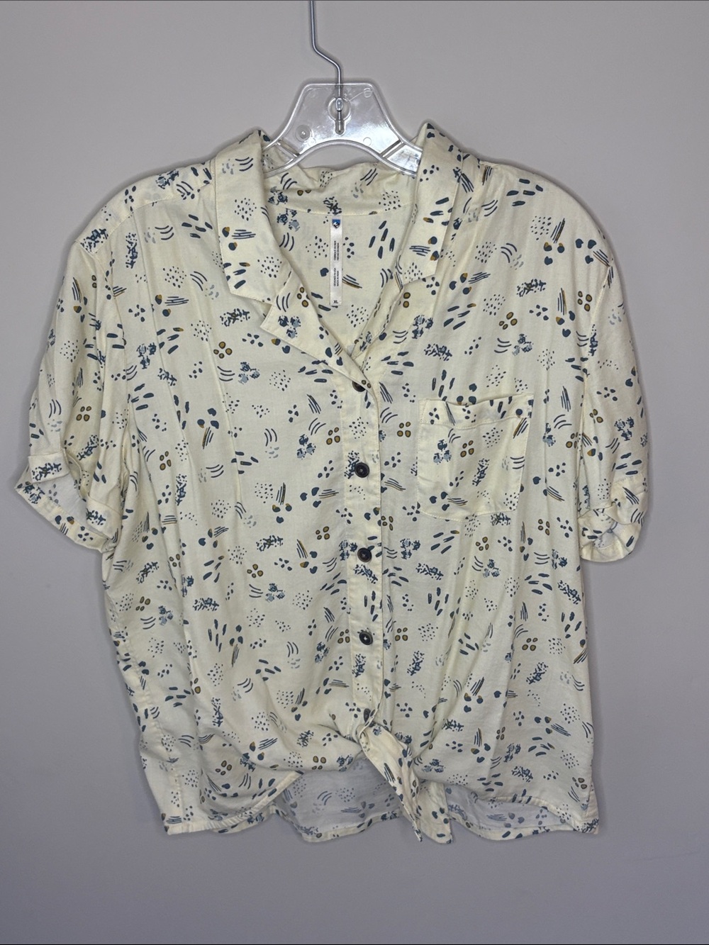 Kuhl Cream Button-Front Short Sleeve Shirt with Blue Print